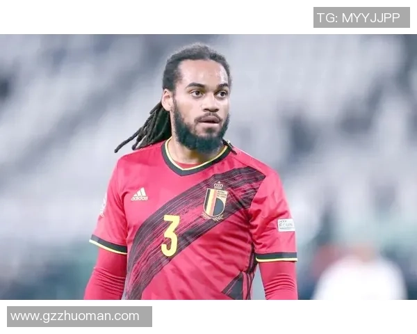 足球明星的职业发展之路：从青训到巅峰的奋斗与挑战